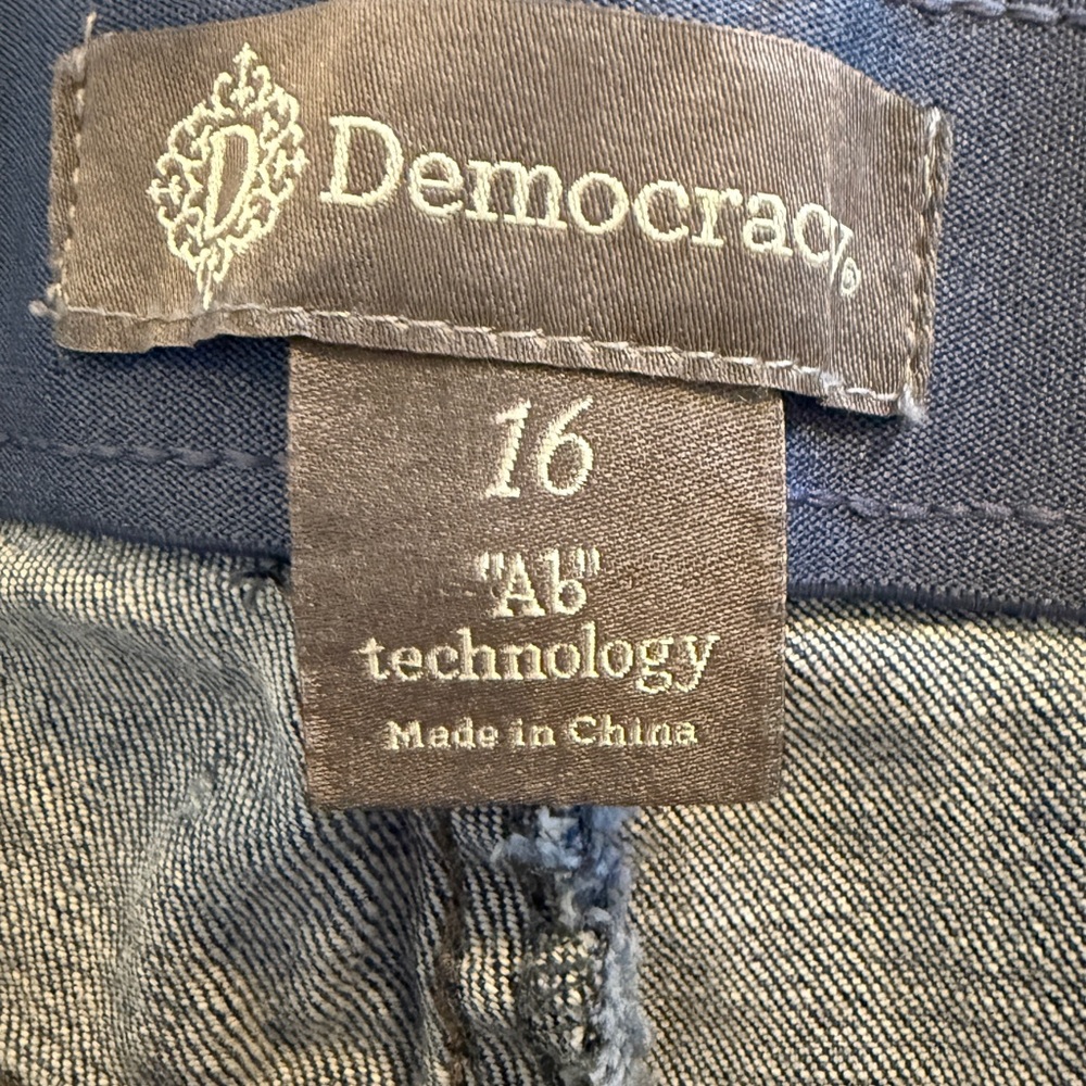 Democracy Ab Technology BN24101YME Raw Frayed Hem Side Slit Crop Women’s Size 16 - Picture 8 of 14